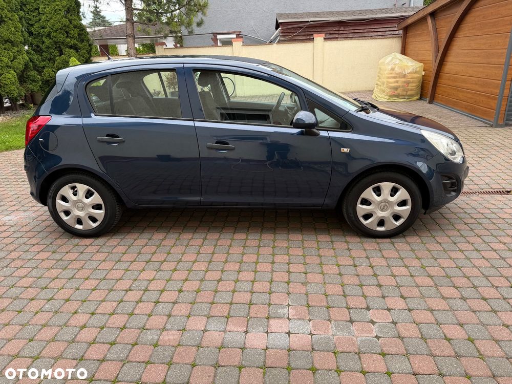 Opel Corsa 1.2 16V Essentia - 4