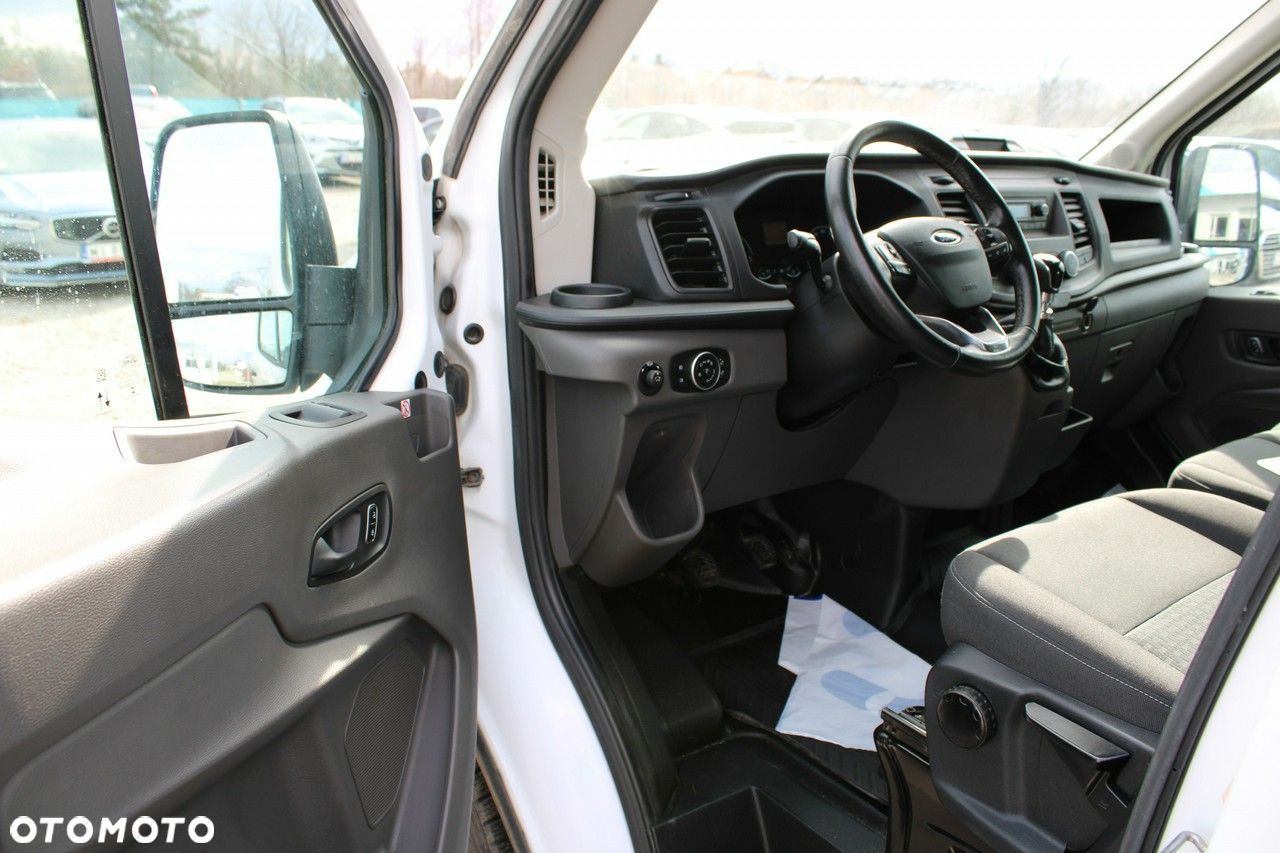 Ford Transit - 12