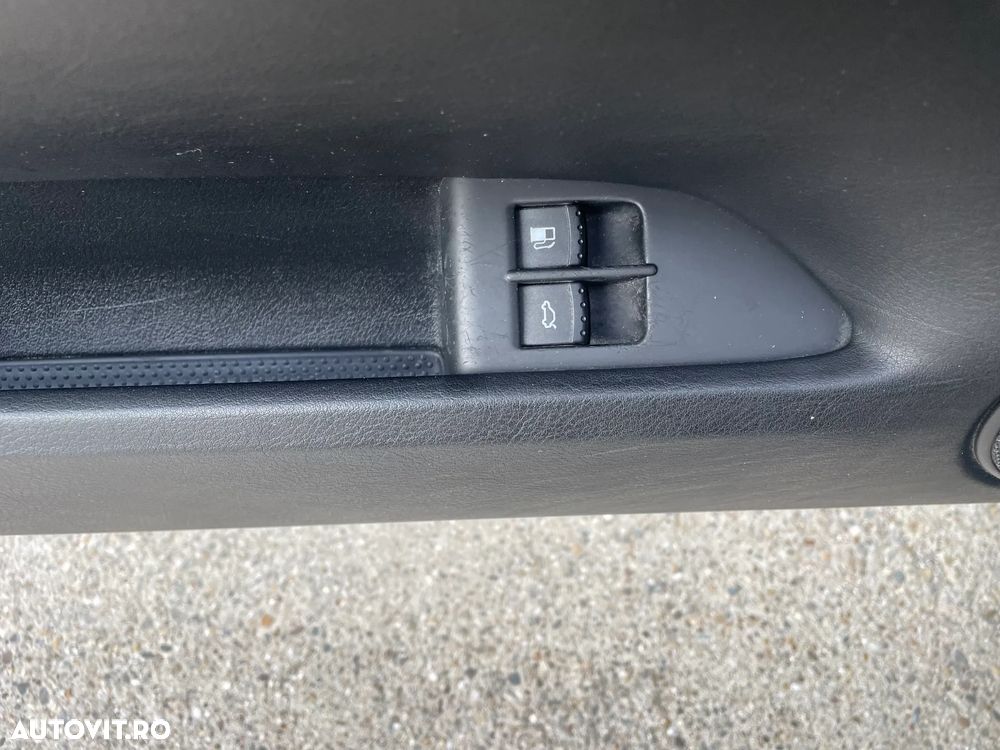 Volkswagen Passat 1.9 TDI Highline - 16