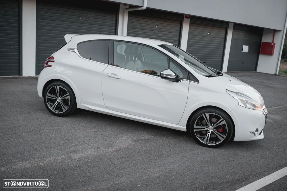 Peugeot 208 1.6 THP GTi - 11