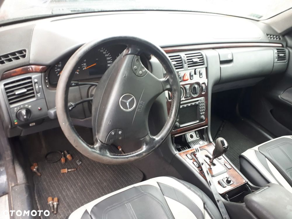 MERCEDES E KLASA W210 LIFT 2.7 CDI RADIO NAWIGACJA ORYGINALNE - 1