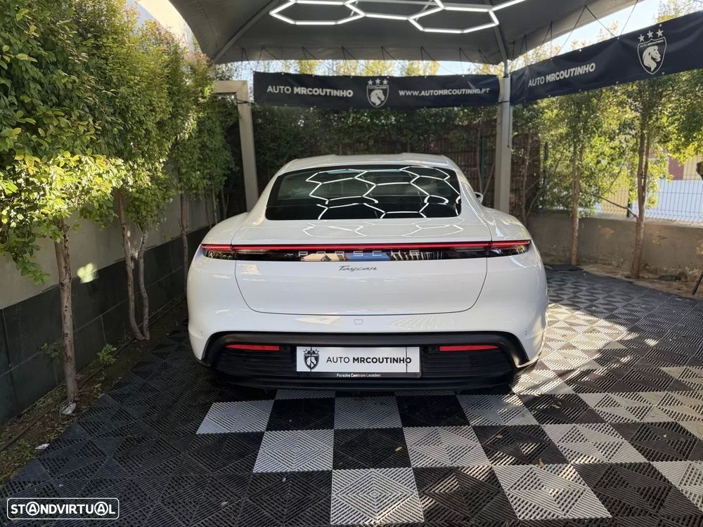 Porsche Taycan 4 - 7