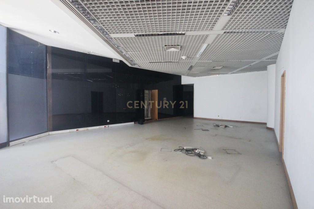 Loja para Comércio/Serviços na Zona Histórica de Santarém - Grande imagem: 4/9