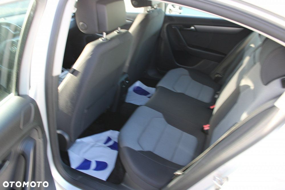 Volkswagen Passat - 26