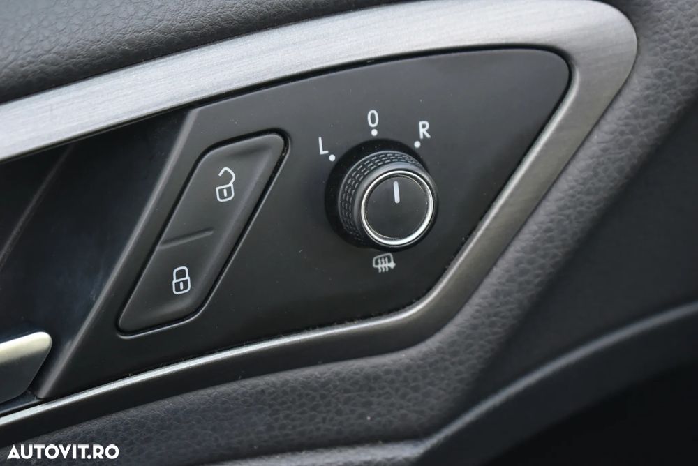 Volkswagen Golf 1.6 TDI DPF BMT DSG Comfortline - 11