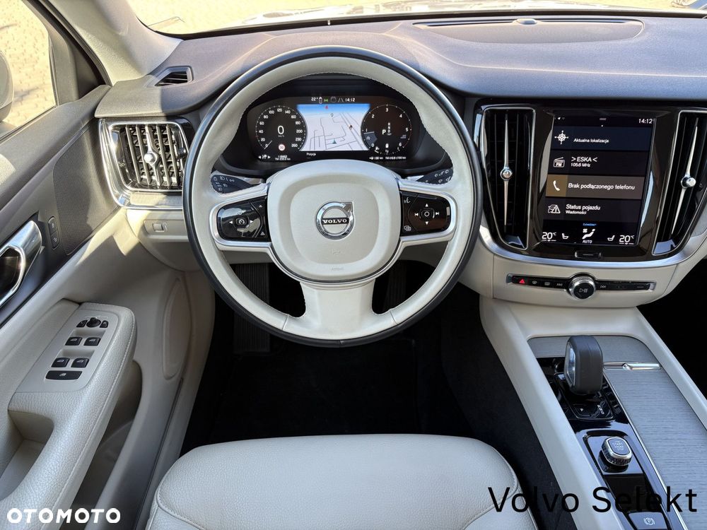 Volvo V60 Cross Country - 19