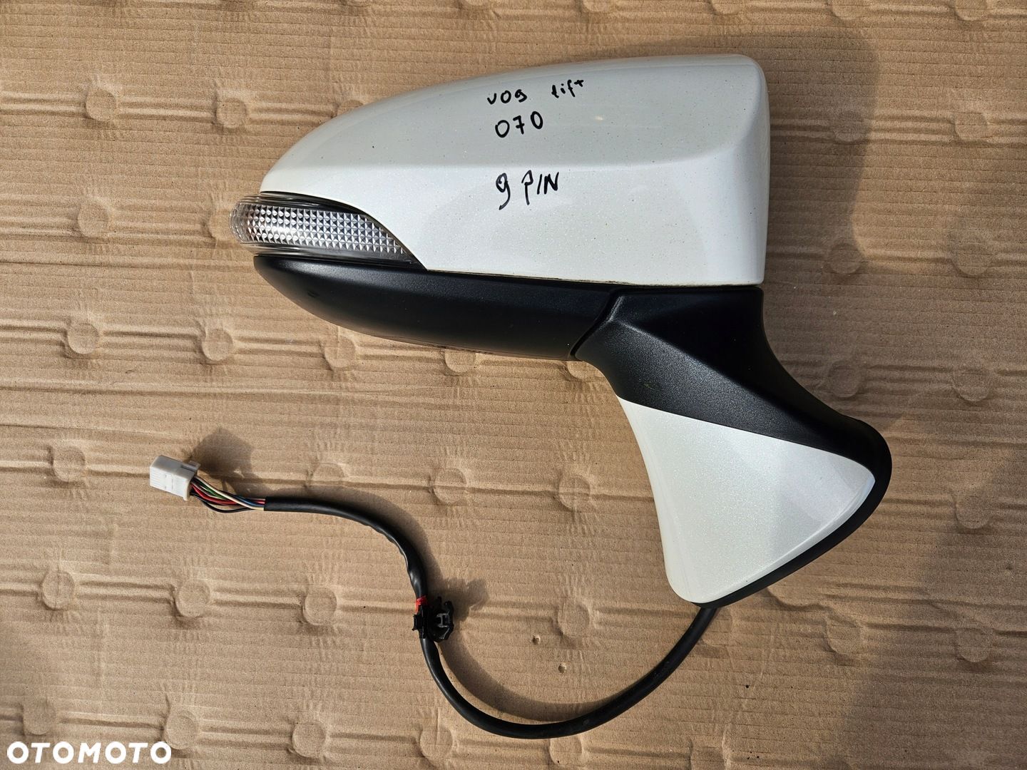 TOYOTA VERSO 13-17 LUSTERKO PRAWE 070 9 PIN - 1