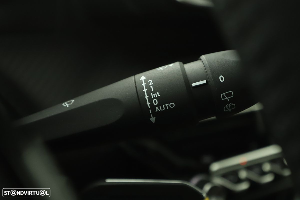 Peugeot 2008 1.2 PureTech Allure - 21
