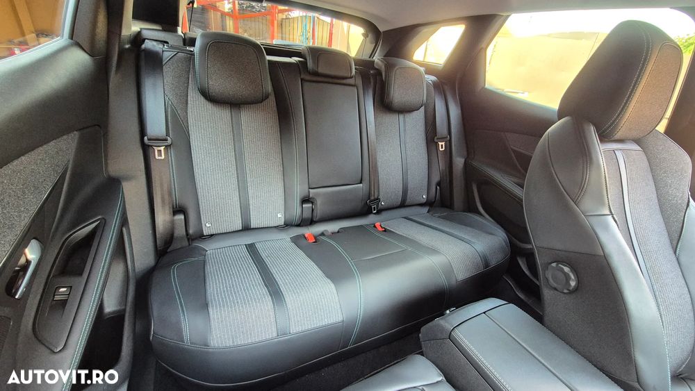 Peugeot 3008 PHEV EAT8 Allure - 8
