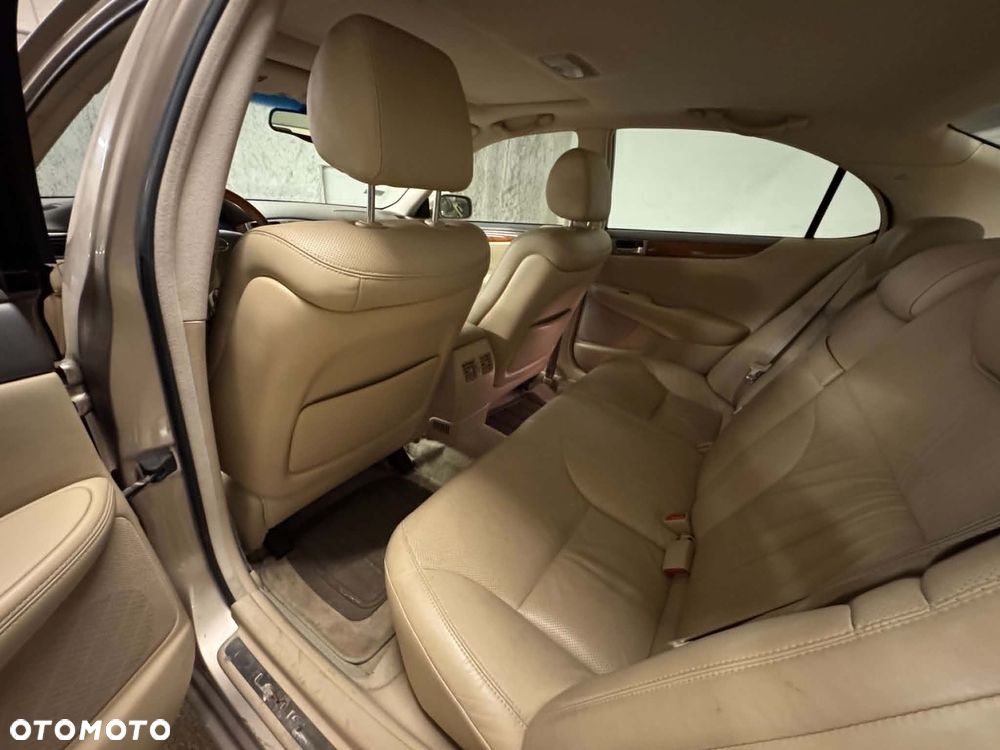 Lexus ES - 9