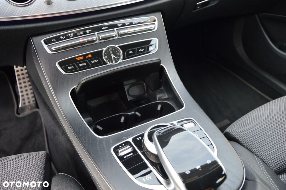 Mercedes-Benz Klasa E 220 d 4-Matic Business Edition 9G-TRONIC - 16