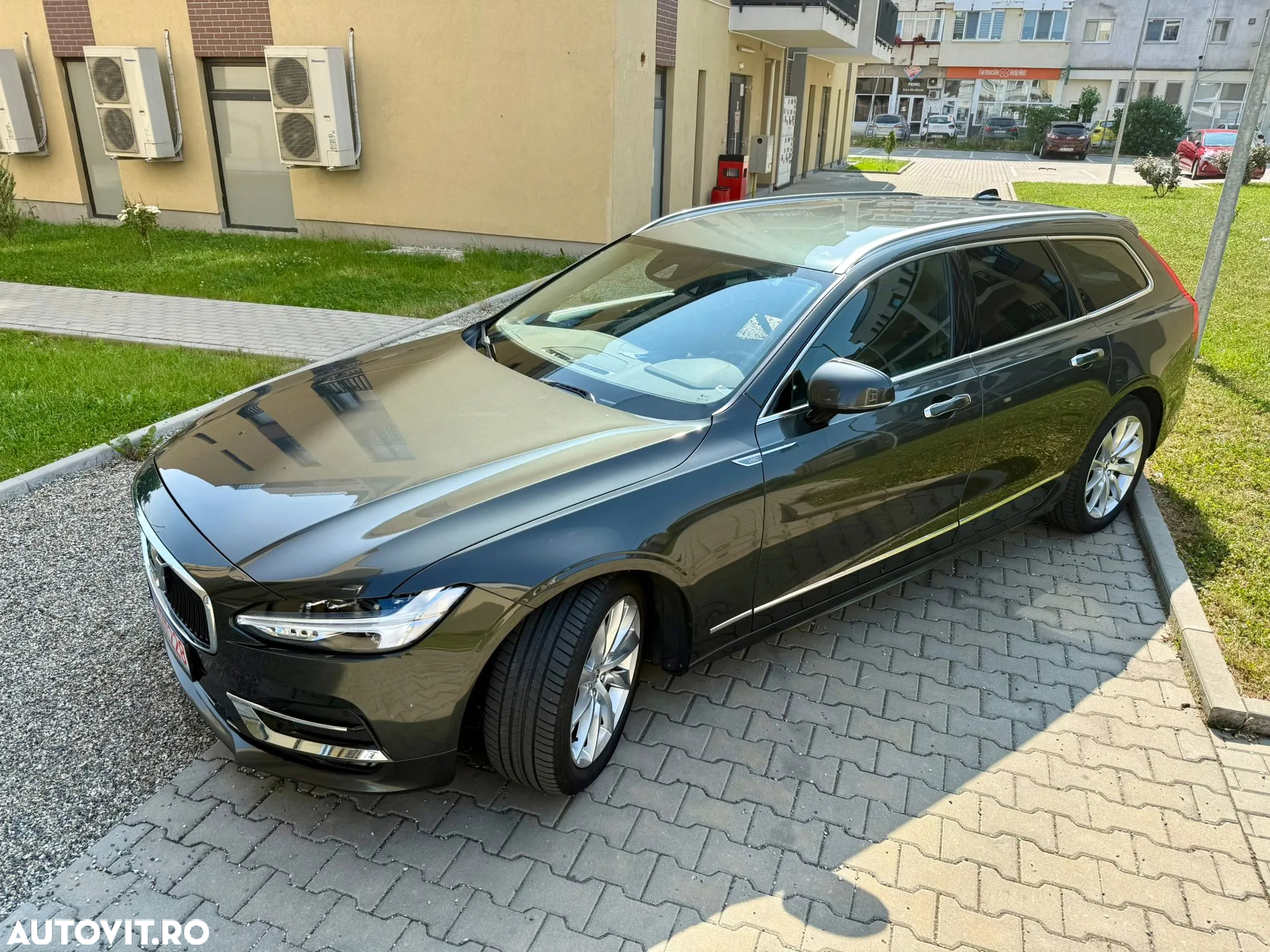 Volvo V90 D3 Geartronic Momentum Pro - 4