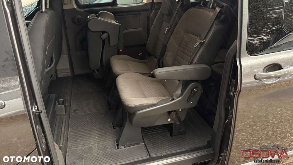 Ford Tourneo Custom - 24