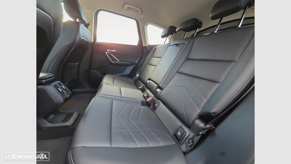 BMW ix1 eDrive20 xLine - 14