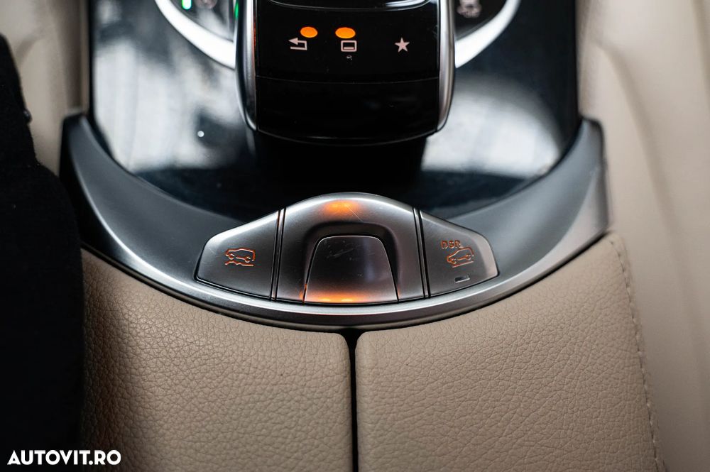 Mercedes-Benz GLC 250 4Matic 9G-TRONIC AMG Line - 16