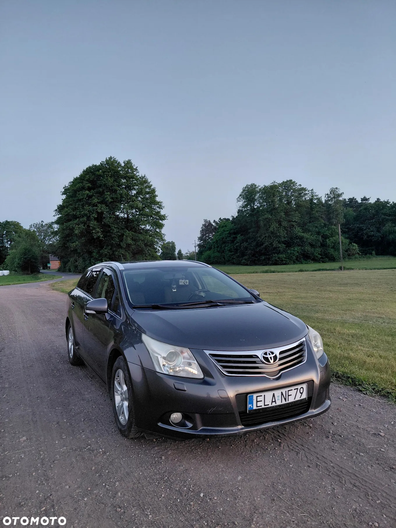 Toyota Avensis 2.0 D-4D Sol - 2
