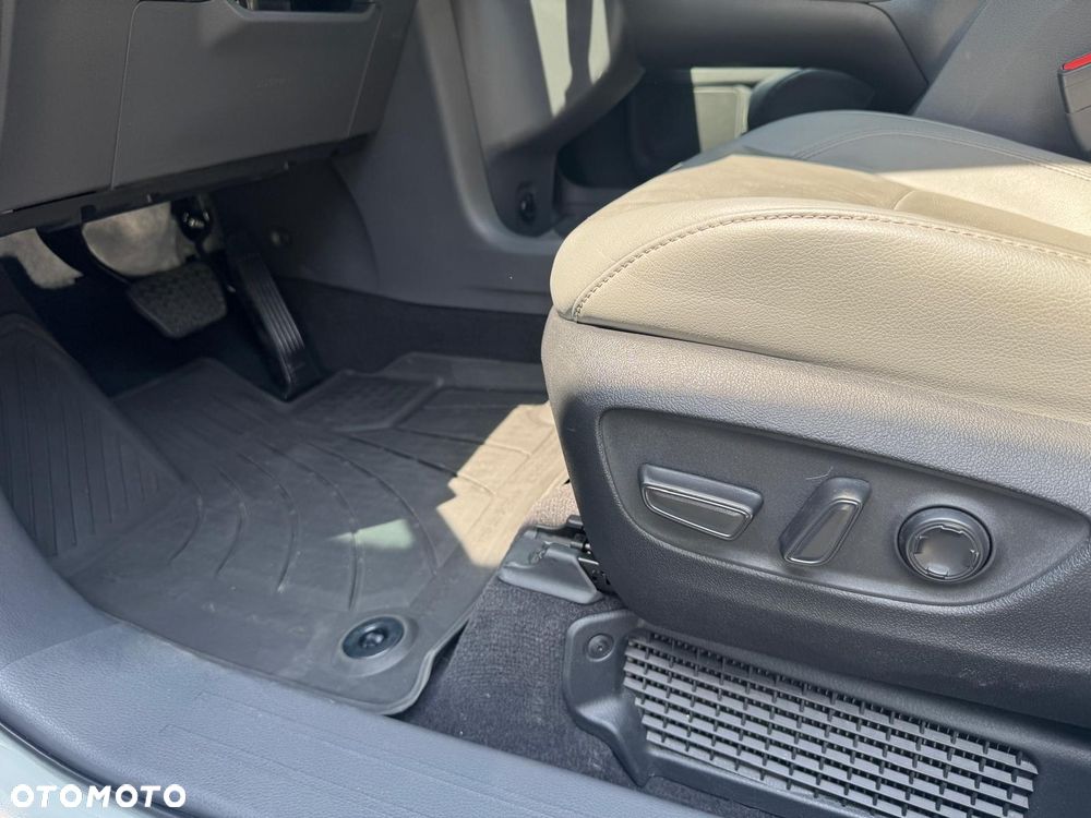 Toyota Sienna - 21