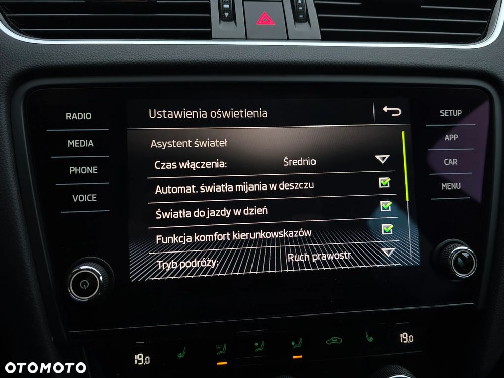 Skoda Octavia Combi 2.0 TDI DSG Clever - 25