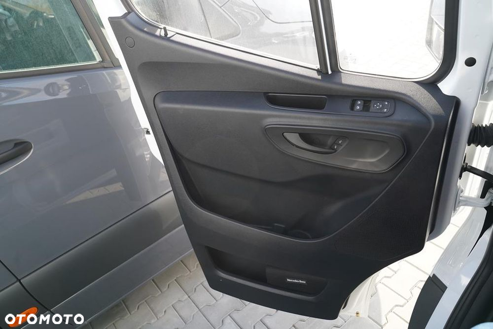 Mercedes-Benz Sprinter - 8