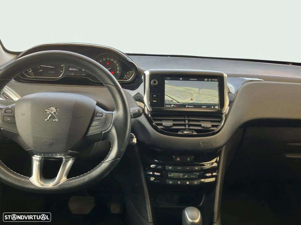 Peugeot 208 1.2 PureTech Allure EAT6 - 10