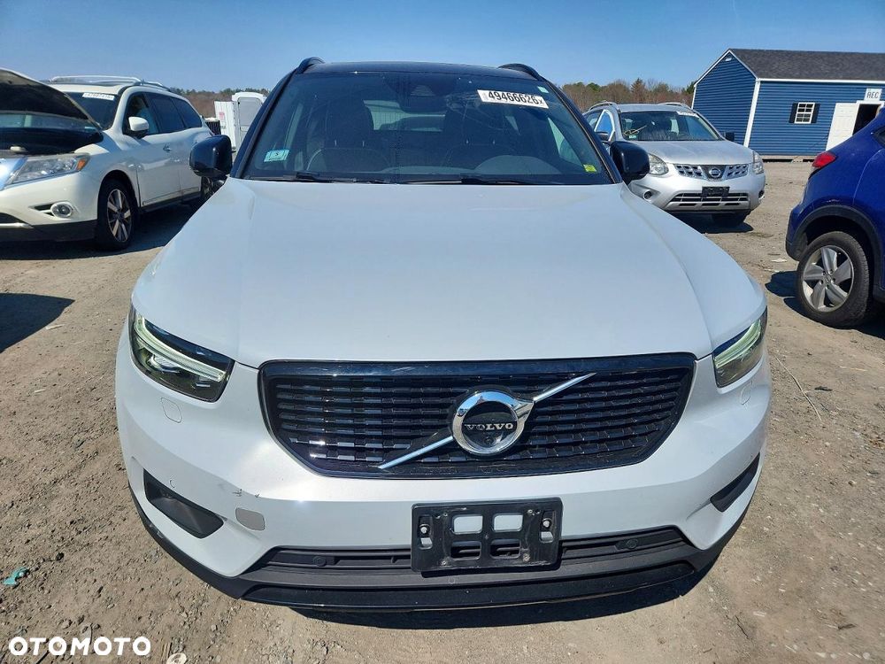 Volvo XC 40 T5 AWD R-Design - 4