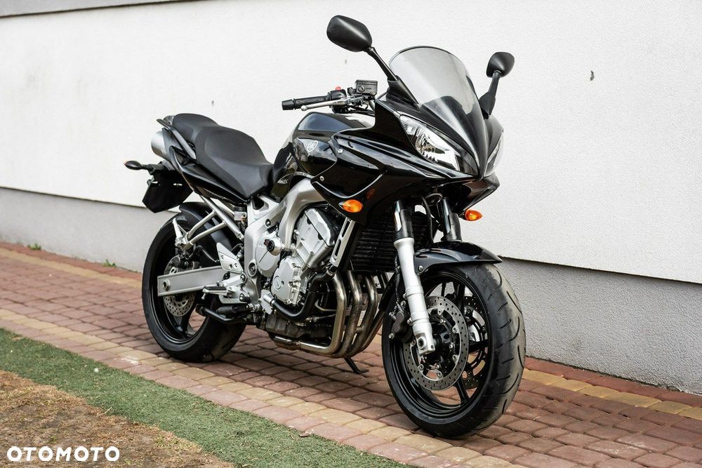 Yamaha FZ - 2