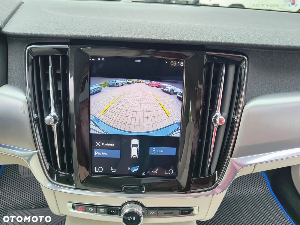 Volvo V90 D4 Momentum Pro - 21