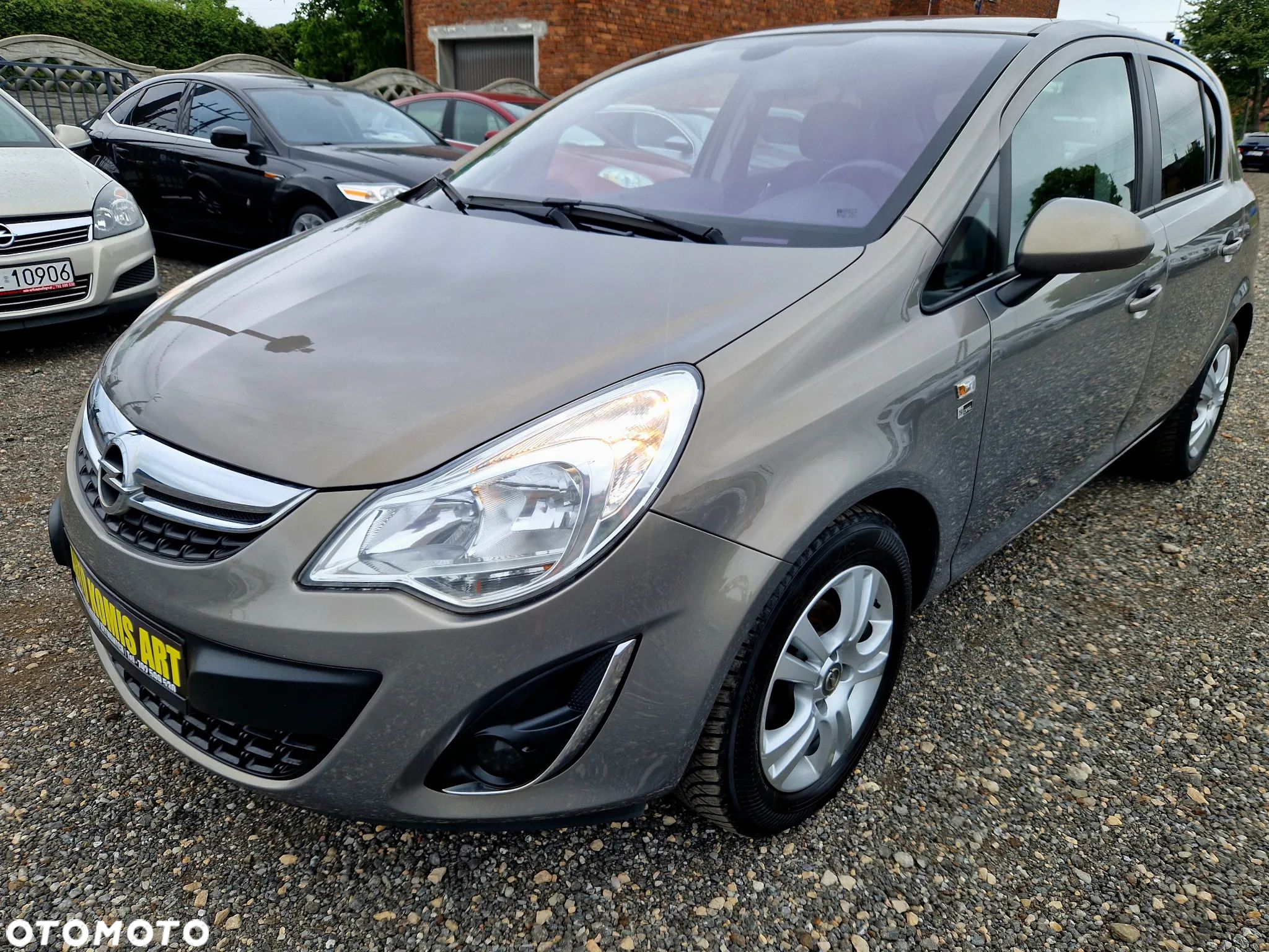 Opel Corsa 1.4 16V Innovation - 1
