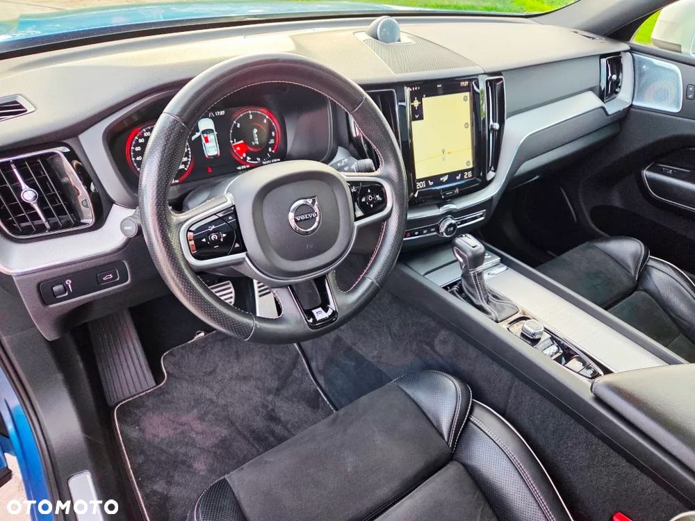 Volvo XC 60 D5 AWD Geartronic RDesign - 27