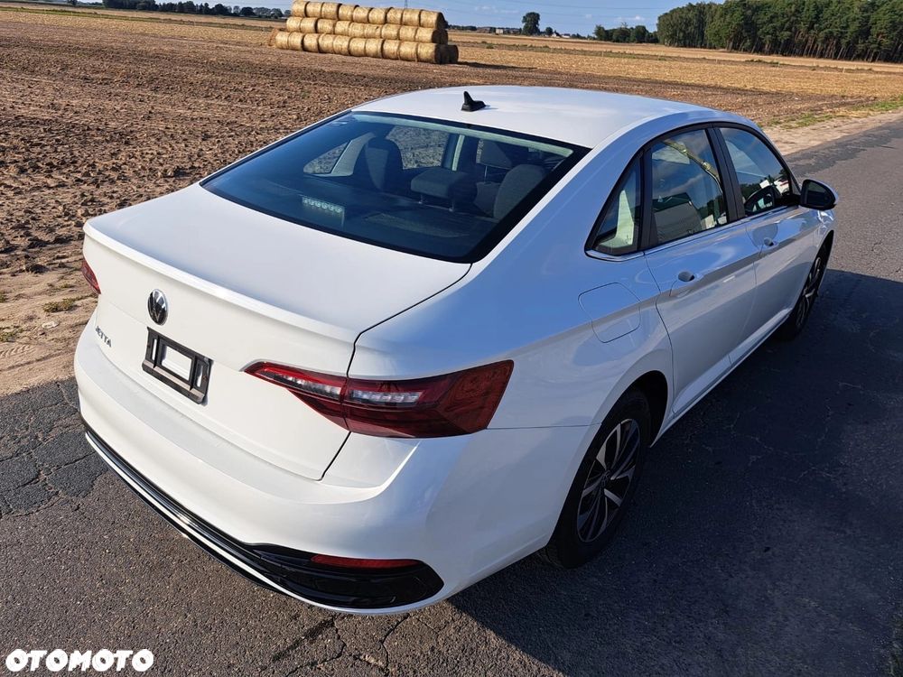 Volkswagen Jetta - 13