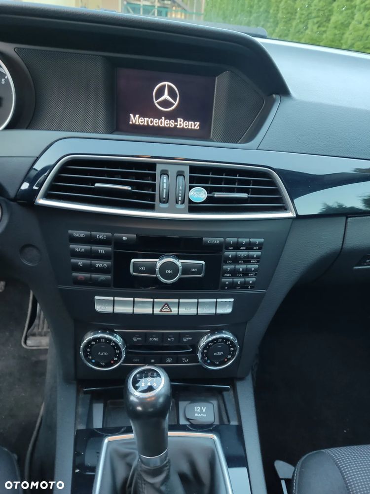Mercedes-Benz Klasa C 180 CGI BlueEff Avantgarde - 10