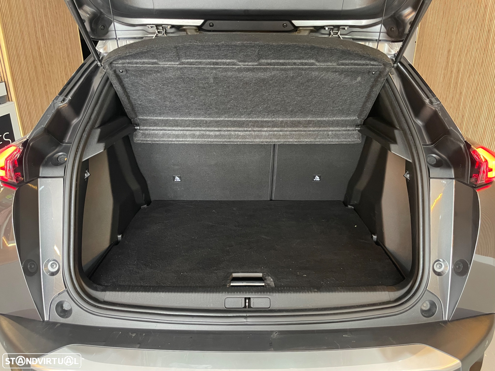 Peugeot 2008 1.2 PureTech Allure - 7