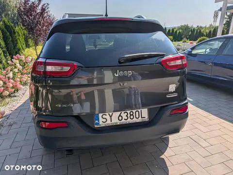Jeep Cherokee - 3