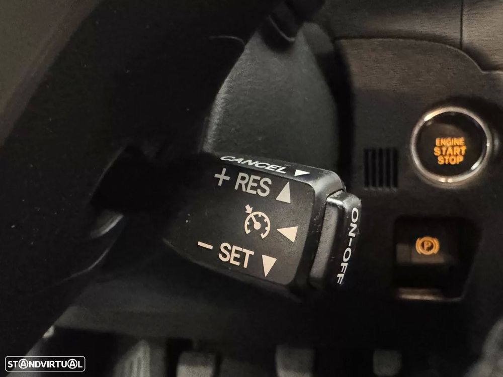 Toyota Avensis SD 2.0 D-4D Exclusive +Navi - 17