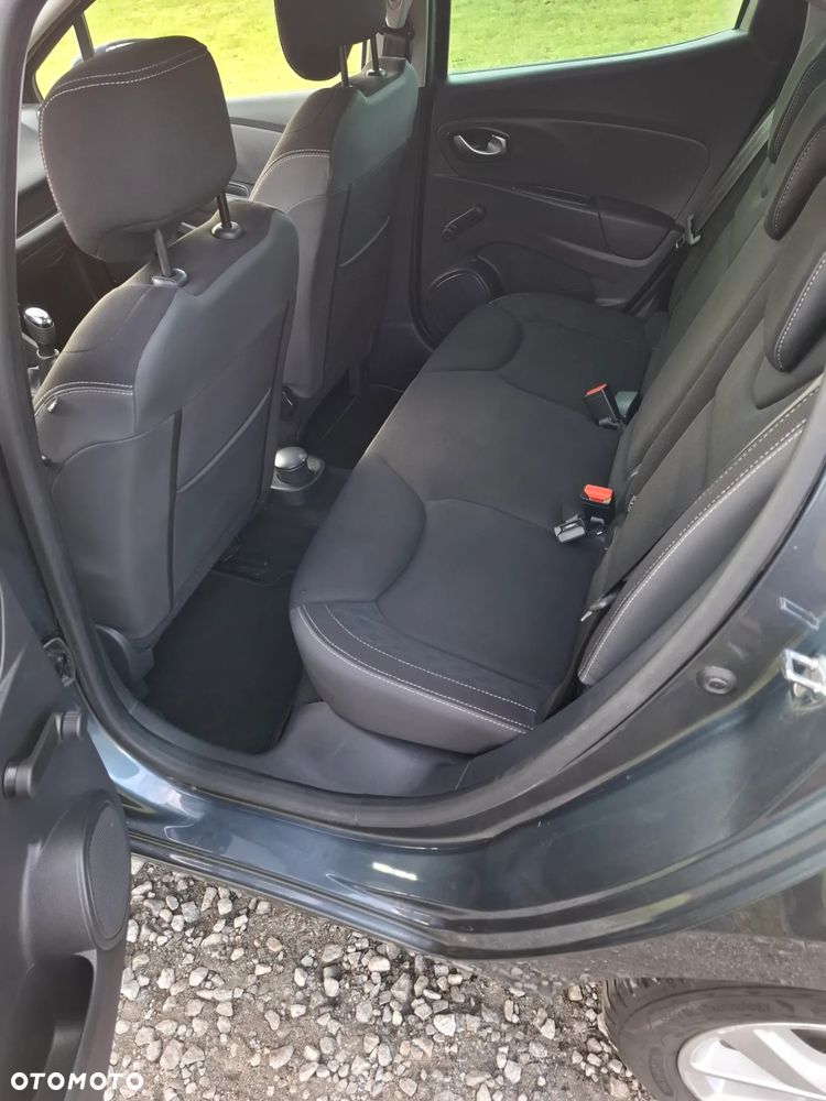 Renault Clio 1.2 16V 75 Limited - 12