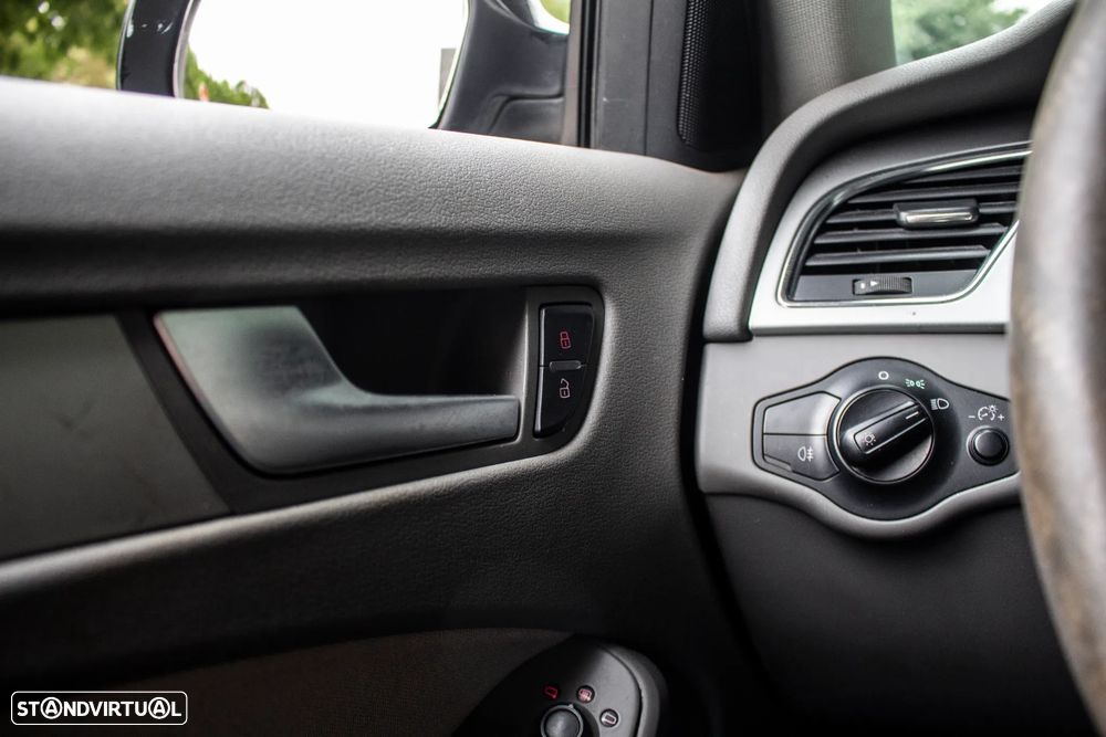 Audi A4 2.0 TDI DPF Ambition - 8