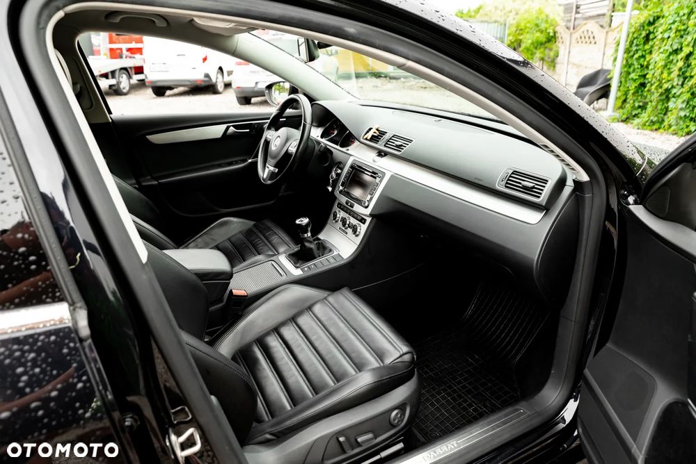 Volkswagen Passat Variant 2.0 TSI Highline - 26