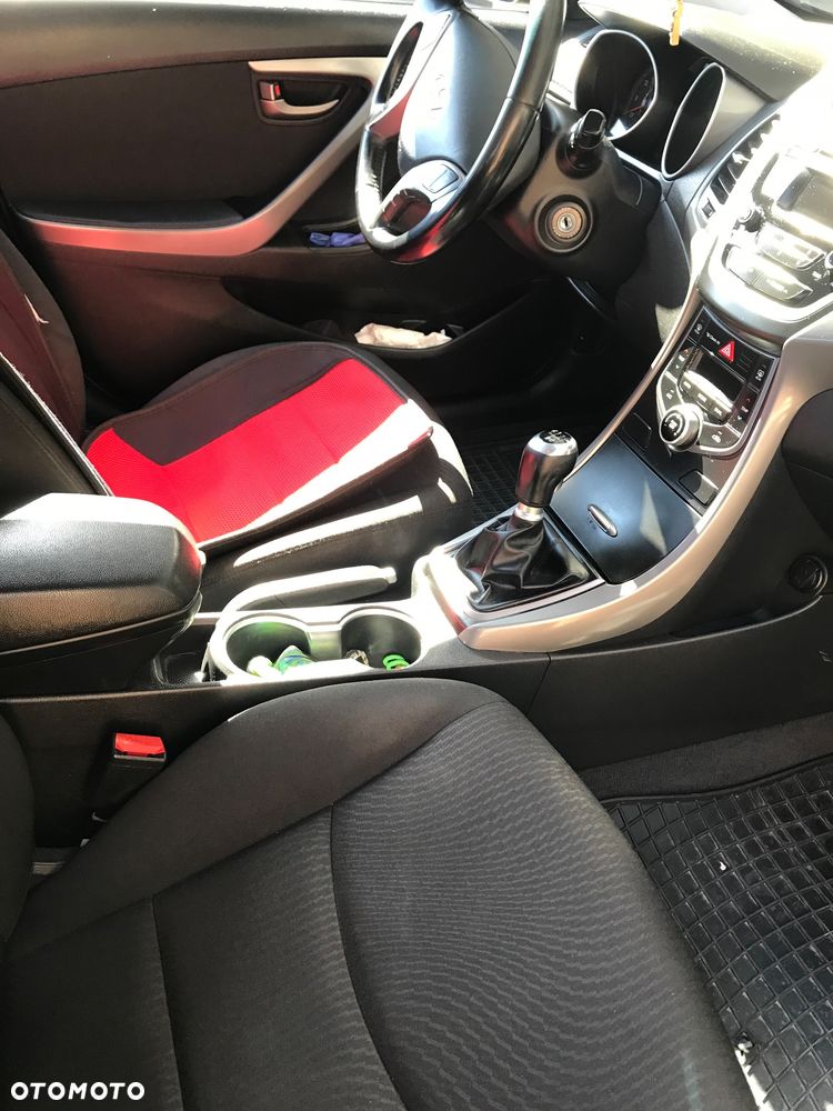 Hyundai Elantra 1.6 Classic + - 3