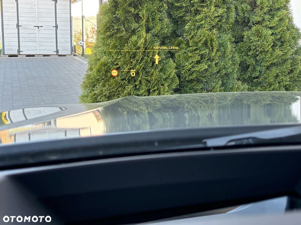 BMW Seria 3 330i - 26