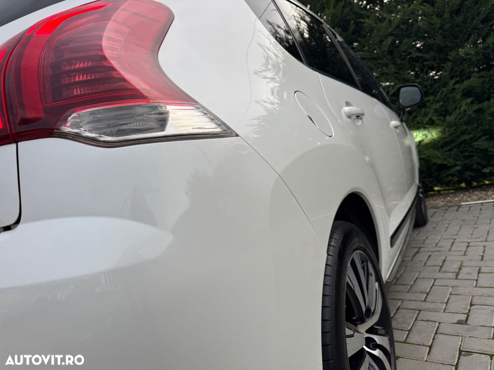 Peugeot 3008 Hybrid4 - 37