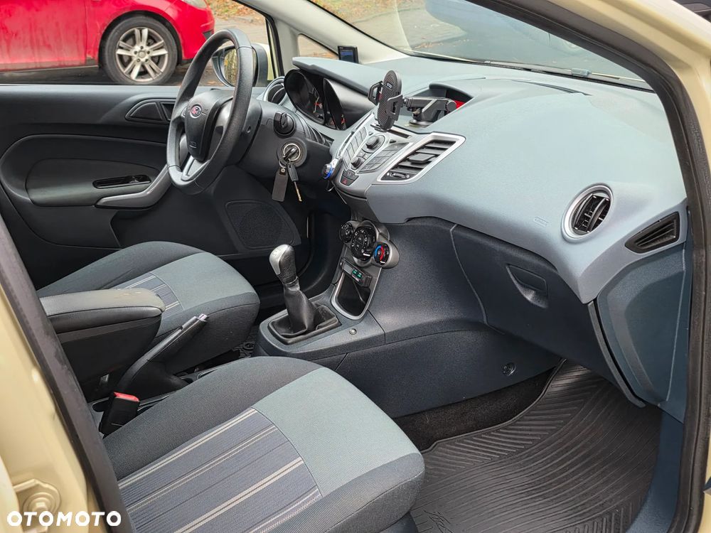 Ford Fiesta - 13