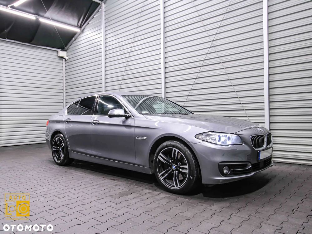 BMW Seria 5 528i xDrive Luxury Line - 7