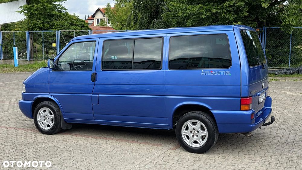 Volkswagen Multivan - 13