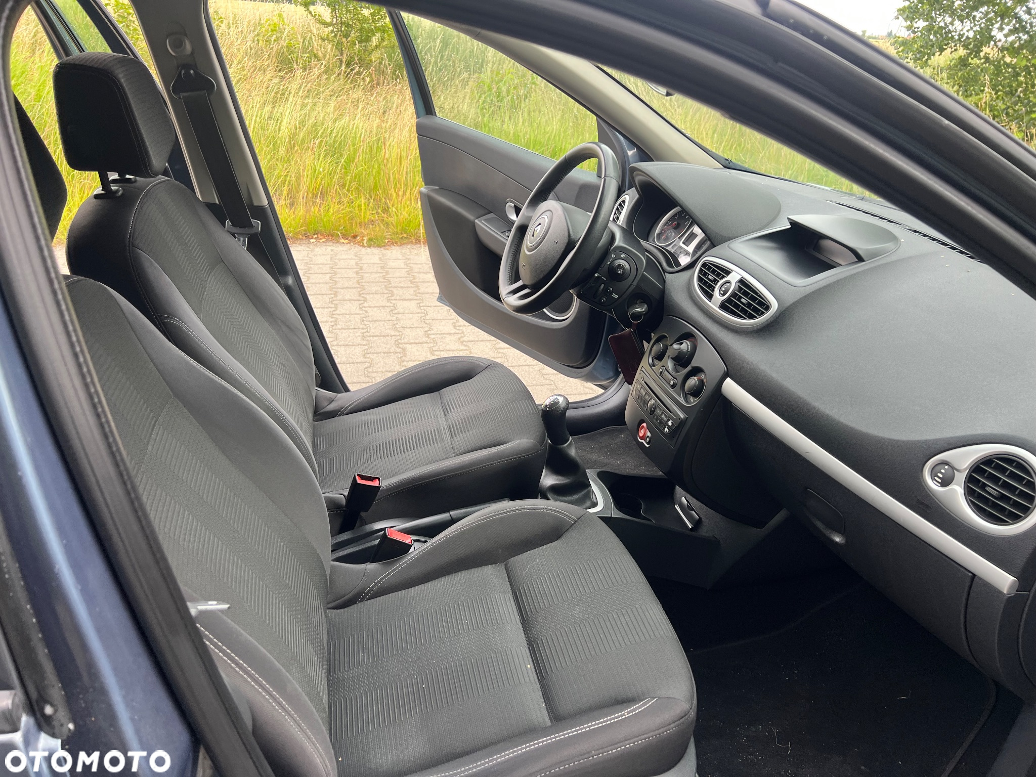 Renault Clio - 10