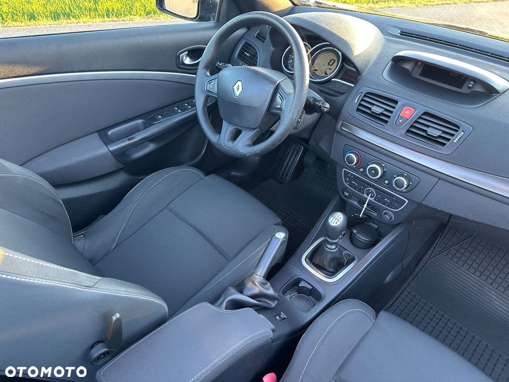 Renault Megane 1.6 Expresion - 8