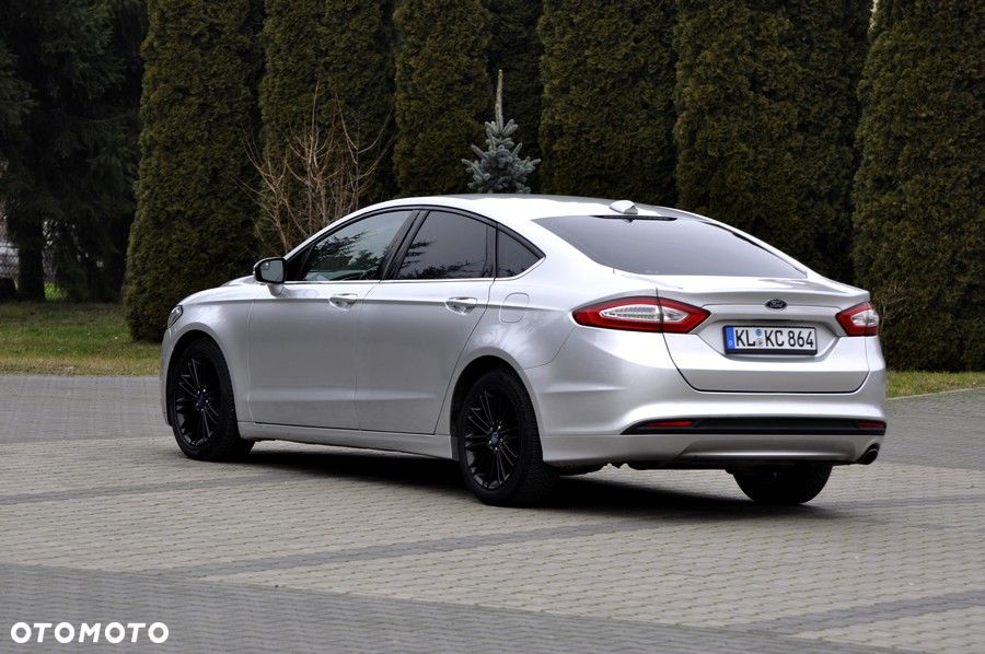 Ford Fusion - 16