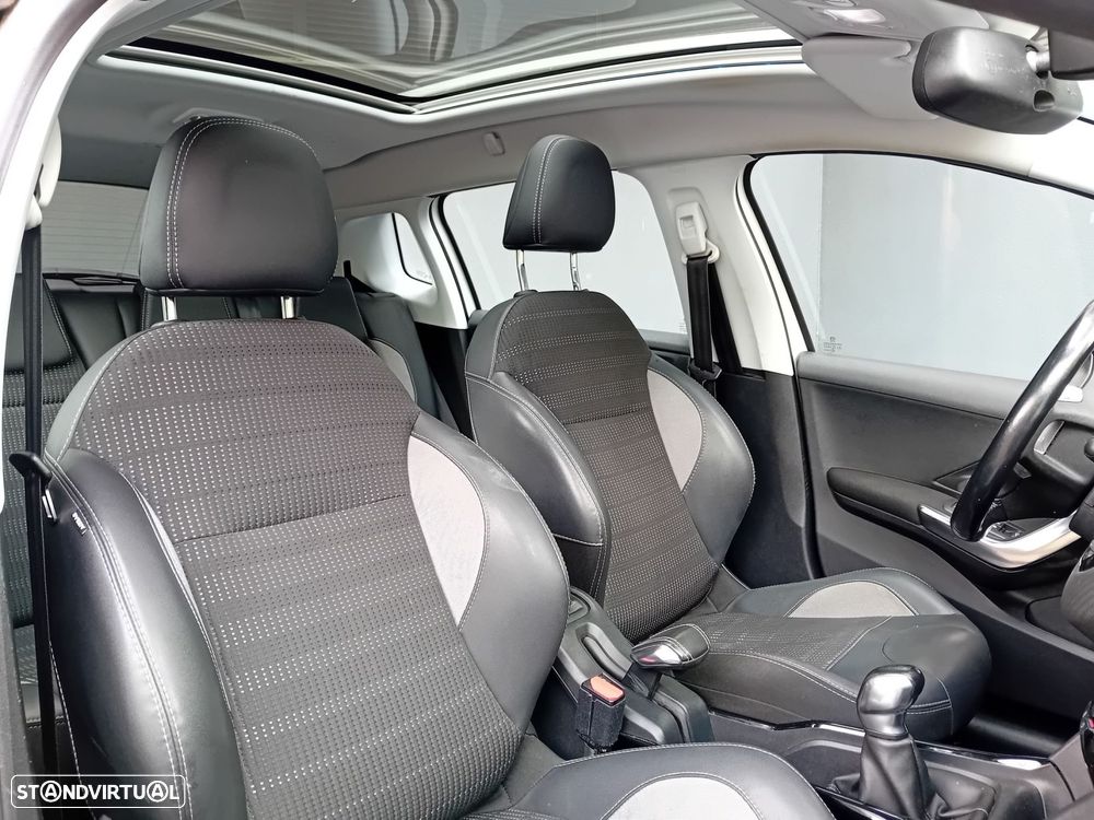 Peugeot 2008 1.2 PureTech Allure - 11