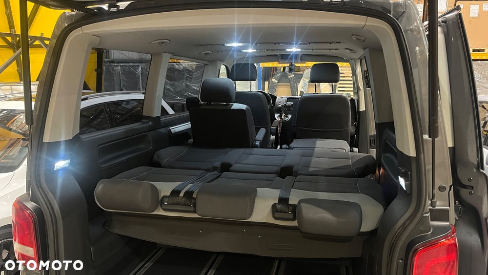 Volkswagen Multivan - 10