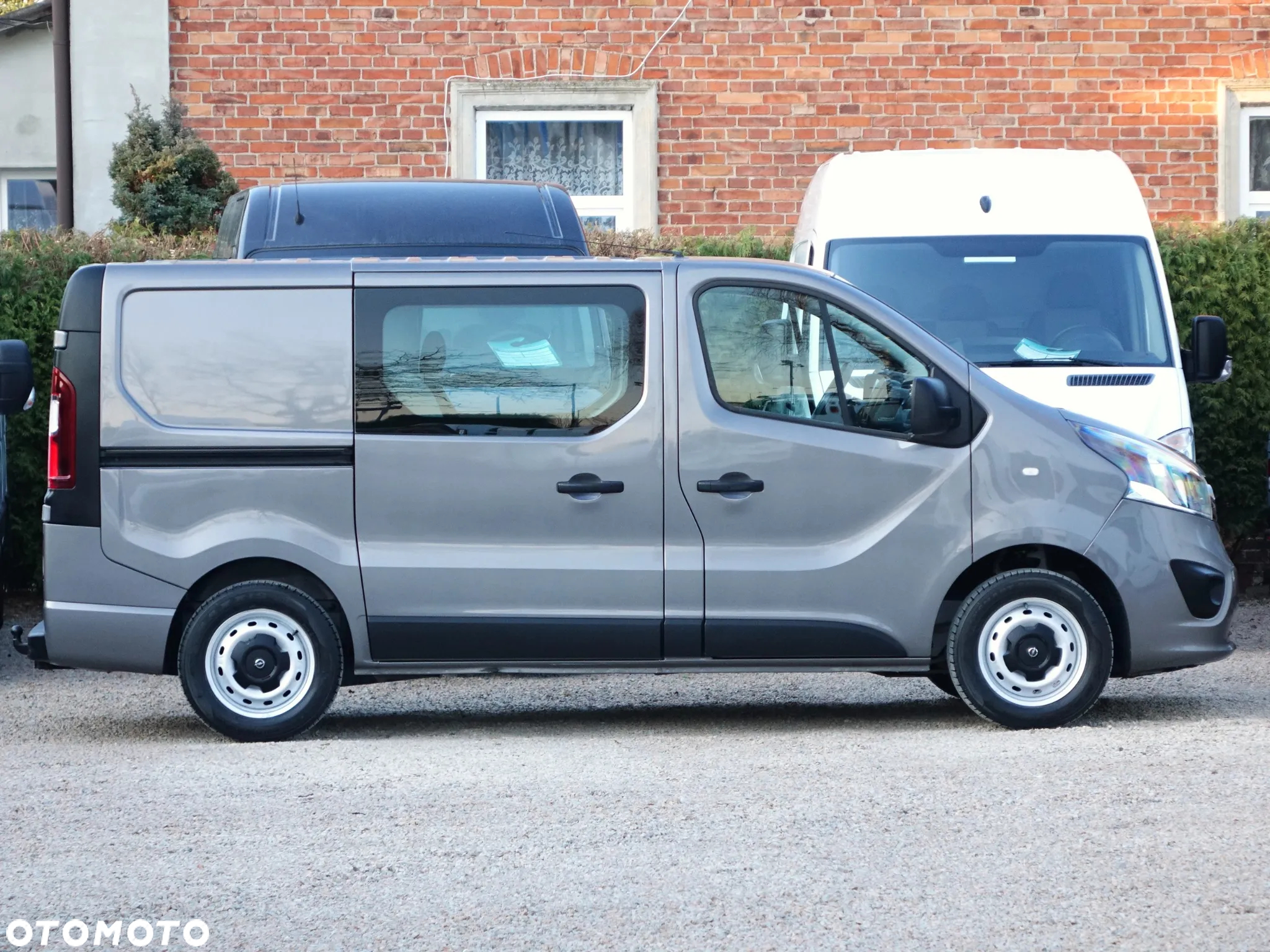 Opel Vivaro 6-osobowy brygadówka L1H1 - 5