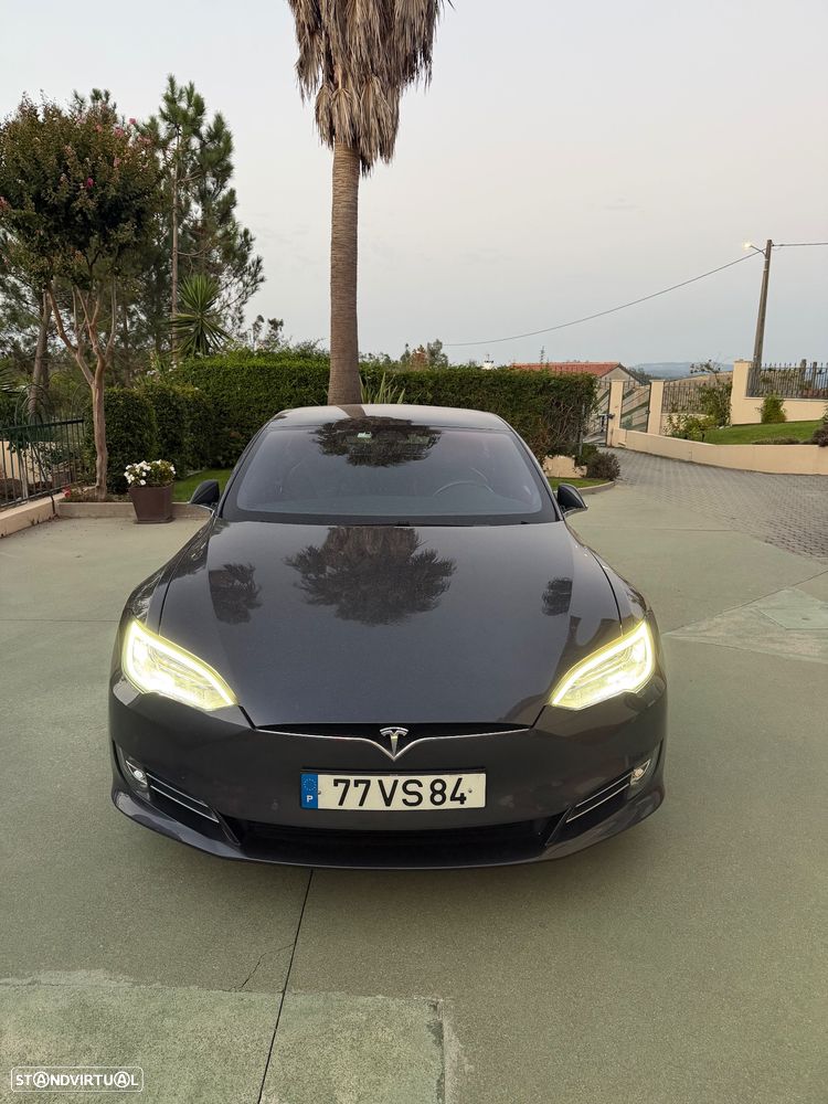 Tesla Model S - 1